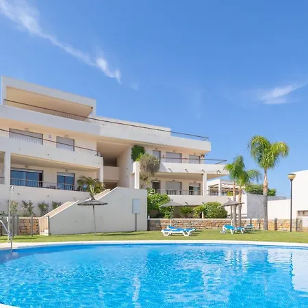 Mountain With Sea View And Pool - Happy