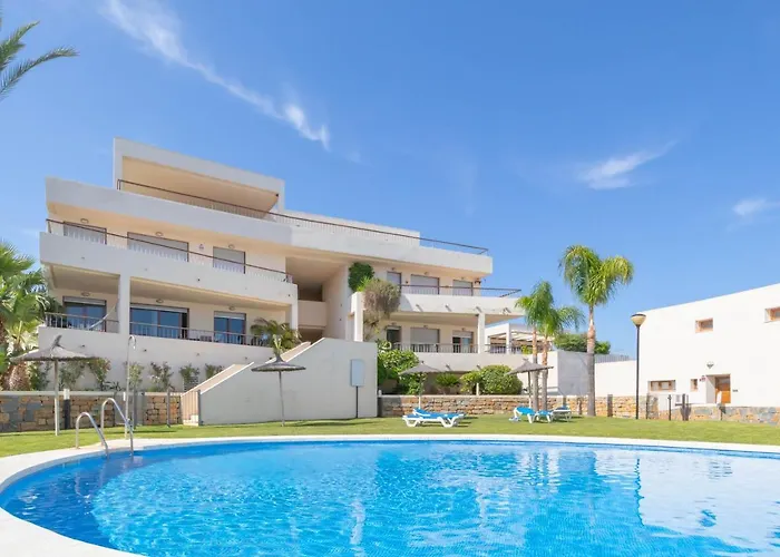 Mountain With Sea View And Pool - Happy