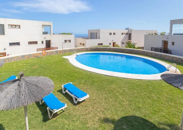Mountain With Sea View And Pool - Happy *