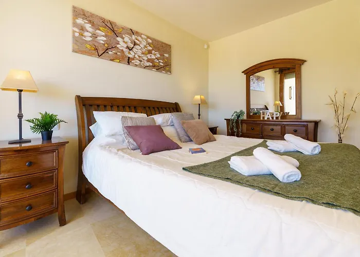 Mountain With Sea View And Pool - Happy *