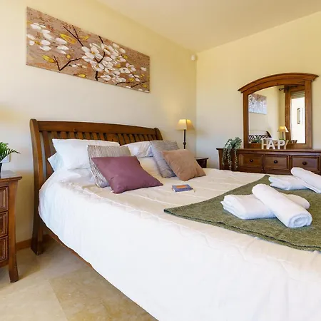 Mountain With Sea View And Pool - Happy *